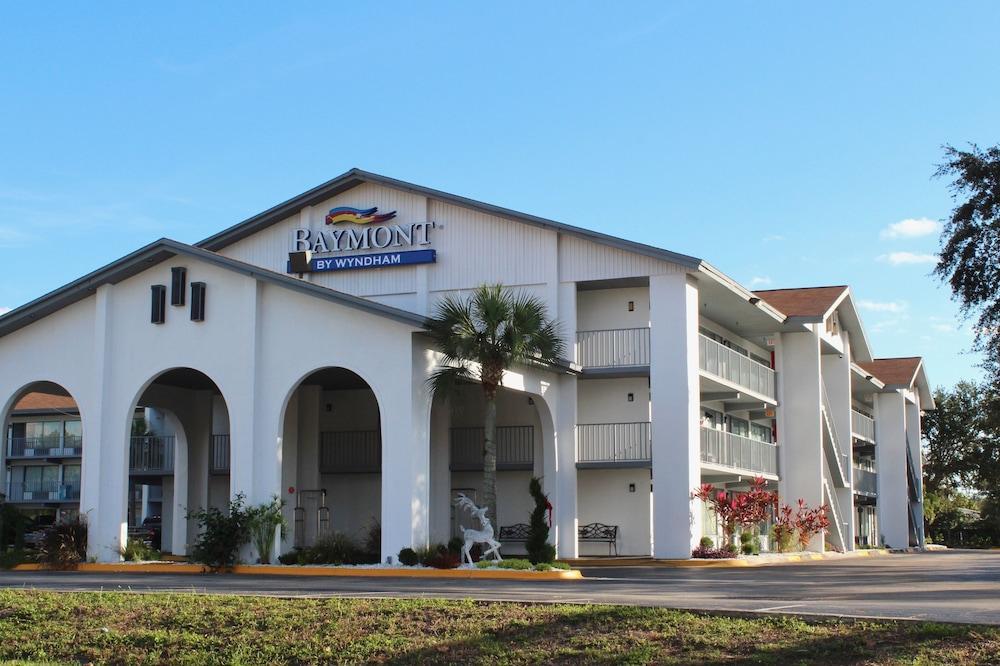 Vivo Living West Hotel 2*