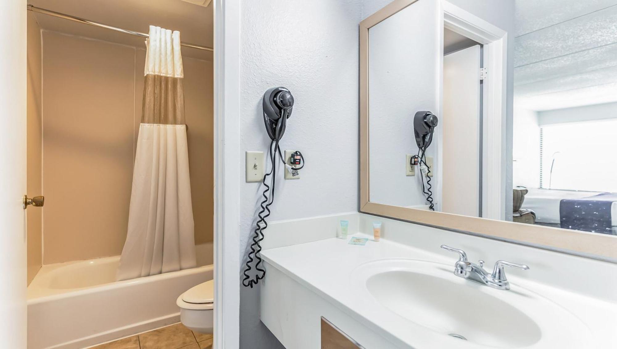 Vivo Living West Hotel Kissimmee