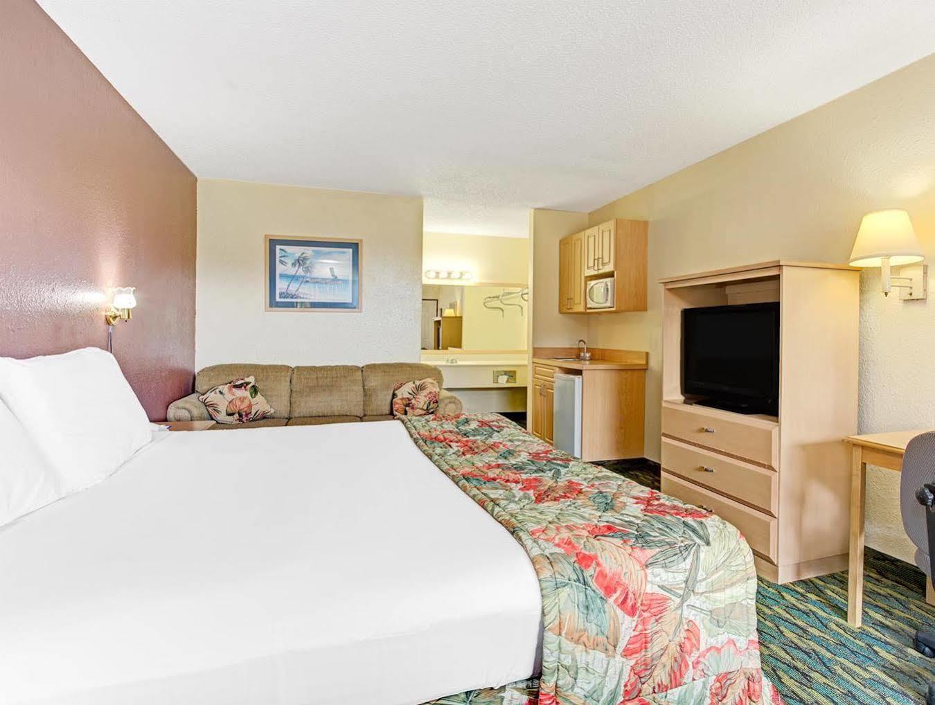 Vivo Living West Hotel 2*